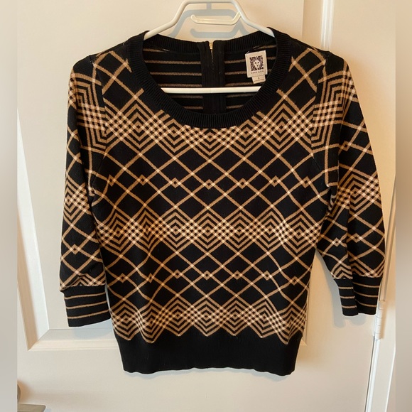 Anne Klein - Size Small - Beige/black patterned top with quarter length sleeves - Picture 2 of 9